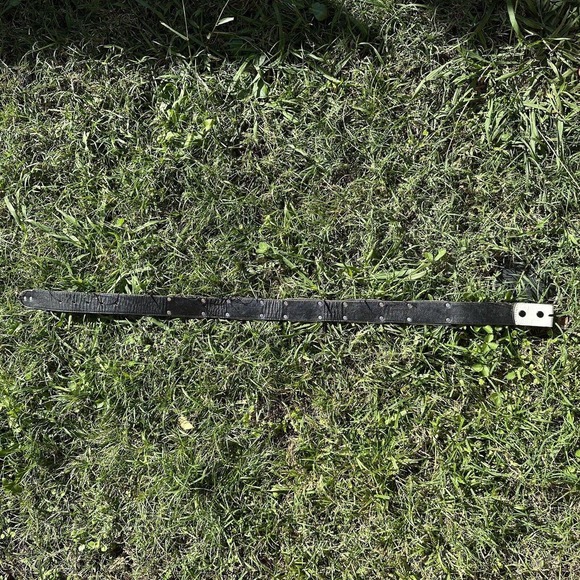 Vintage Apple ACC‎ NY Faux Turquoise Embellished White Leather Belt 1 1/2” - Picture 5 of 16